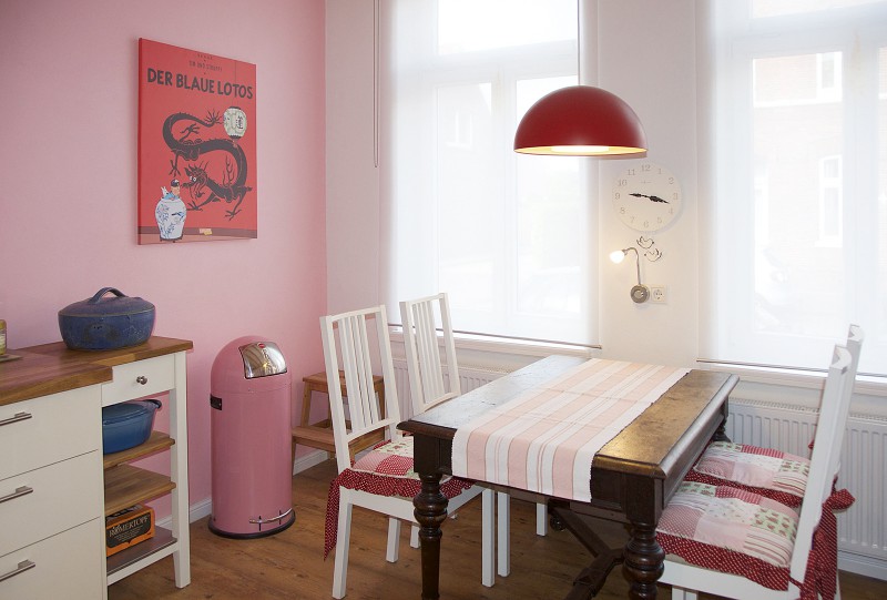 Ferienwohnung groÃstrasse 18 b in leer (ostfriesland) Küche in rosa